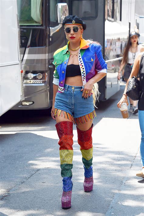 Rainbow Outfits For Pride Month – Style Inspo From Taylor Swift & More ...