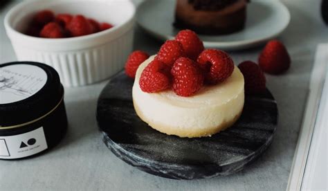 New York Cheesecake Vs Regular: Which is Better? - Mom's Baking Co.