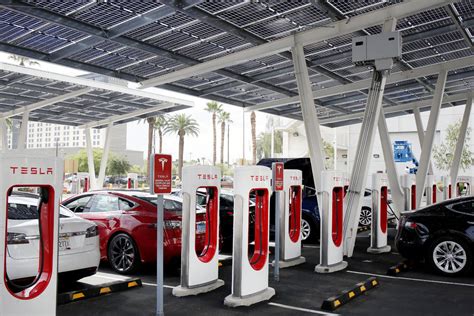 New charging station for Tesla cars open on Las Vegas Strip | Las Vegas Review-Journal