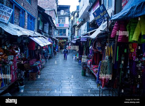 MANALI , HIMACHAL PRADSH, INDIA, January 21, 2019 : Indian street market of mall road, manali ...