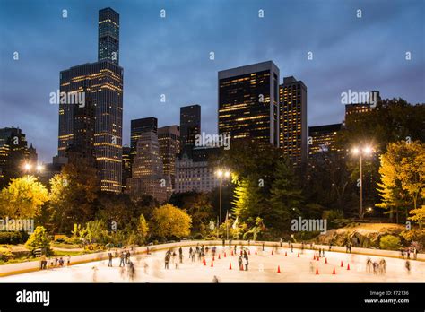 Night view of Wollman Rink, Central Park, Manhattan, New York, USA ...