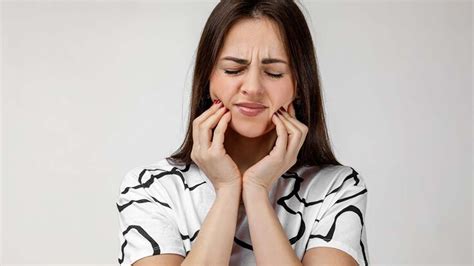 What Causes Lower Jaw Pain? – NutritionFact.in