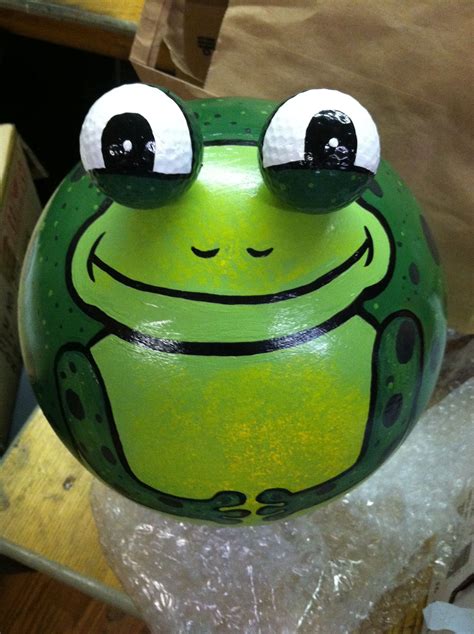 Bowling Ball Art FROGGIE! See @Joshua Jenkins Merritt !!! I told you we could make a frog ...