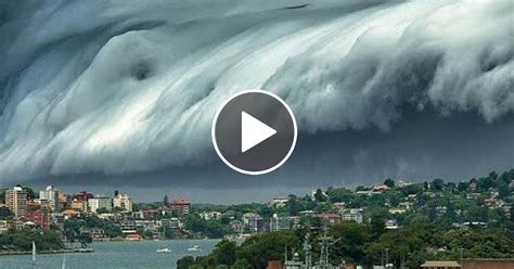 Mind Blowing Largest Tsunami Waves Caught On Tape !!! | Tsunami waves ...