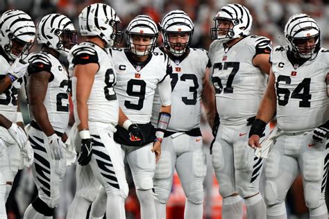 Cincinnati to wear white Bengal tiger uniforms, helmets against Steelers in Pittsburgh