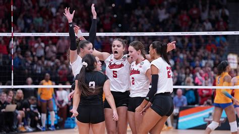 Texas Beats Wisconsin for Shot at 2nd Straight NCAA Title - USA Volleyball