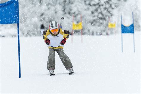 Ski and snowboard injuries: How to reduce your risk - Boston Children's ...