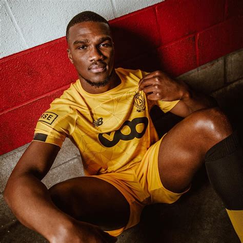 Standard Liège 2019-20 New Balance Third Kit | 19/20 Kits | Football ...