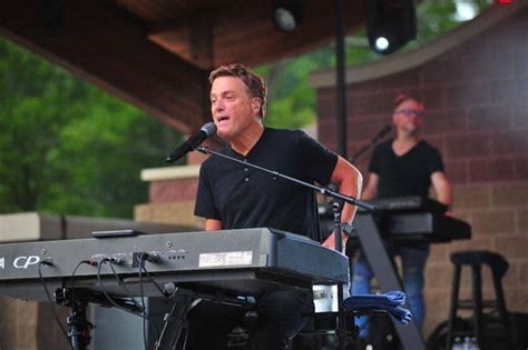 10 Best Michael W Smith Songs of All Time - Singersroom.com