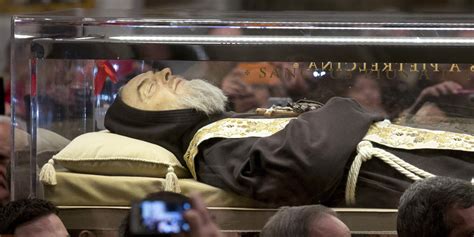 Padre Pio's 50-Year-Old Corpse Is Paraded Through The Streets Of Rome ...