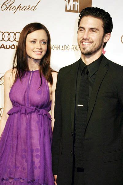 Alexis Bledel and Milo Ventimiglia | Girlmore girls, Gilmore girls cast ...