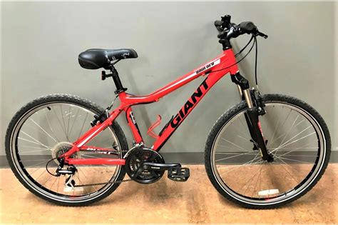 USED Giant Boulder SE MTB Small Red Revolution Cycle