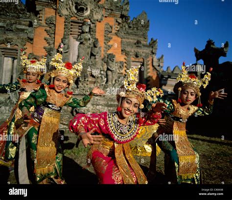 Bali, Asia, Balinese, Costumes, Dance, Dancers, Dancing, Elaborate ...