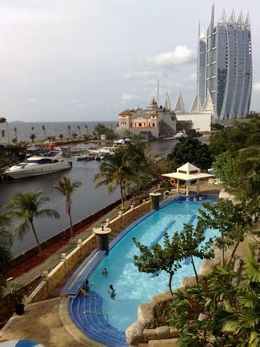 Architectours: Reggata. Pantai mutiara. Jakarta