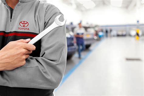 Toyota Service Center | Toyota Dealership | Near Oak Park, IL