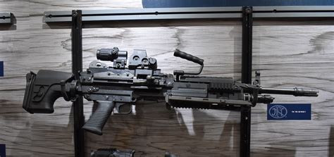 Who makes the M240 machine gun | laststandonzombieisland