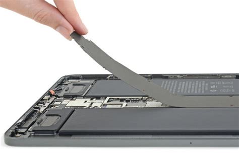 Tinkerers, repair shops will have mixed feelings about this iPad Pro teardown | Ars Technica