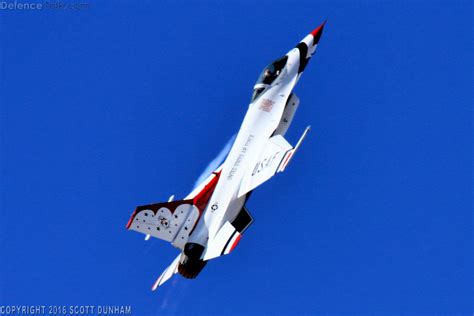 USAF Thunderbirds Flight Demonstration Team, F-16 Viper Fighter ...