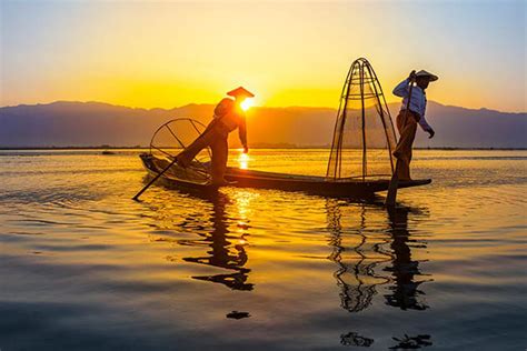 fishermen in inle lake - Vietnam Vacation