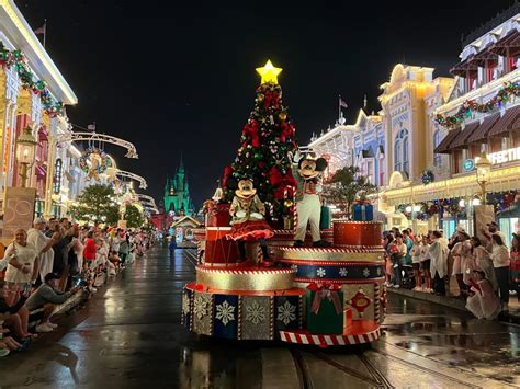 Showtimes Released for 2023 Mickey's Very Merry Christmas Party ...