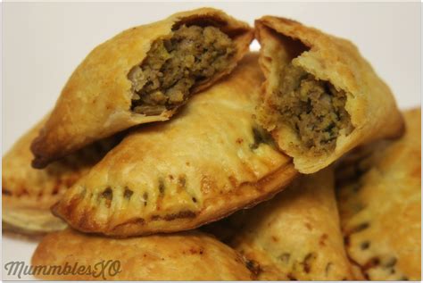 How To Make Jamaican Curry Chicken Patties - foodrecipestory