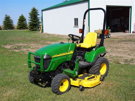 2007 John Deere 2305 HST MFWD W/ Mower Deck, 3PTH, 470 HRS, The Edge Xtra Cutting Sustem, 62”, Diese