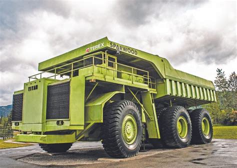 The World's Largest Tandem Axle Truck – Sparwood, British Columbia ...