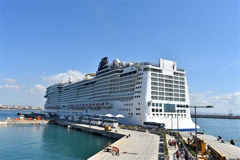 Civitavecchia Cruise Port to/from Rome Shared Van Shuttle 2024