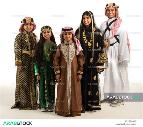 Share 190+ saudi arabia traditional dress best - nanoginkgobiloba.vn