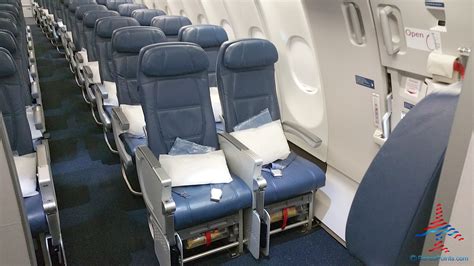 best-seats-in-coach-and-comfort-plus-delta-a330-200-renespoints-blog-review-7 - Eye of the Flyer