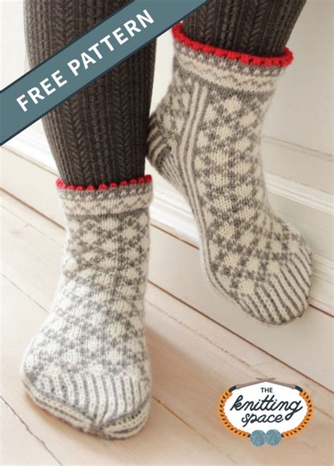 Tip-Toe Santa Knitted Socks [FREE Knitting Pattern]