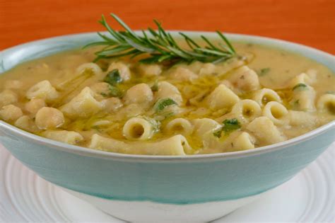 Pasta with Chickpeas (pasta e ceci) - The Culinary Chase