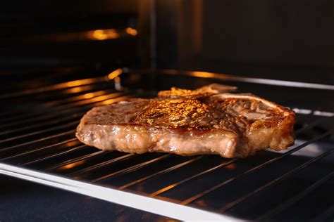 How to Cook Steak in a Convection Oven - Tastylicious