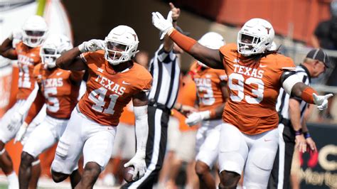 Texas vs. Washington: who's got the edge in their Alamo Bowl matchup