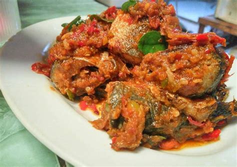 Resep Sambal Ikan kembung Goreng yummy oleh Ester Oktaviana - Cookpad