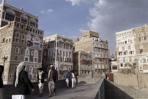 Yemen: World's oldest 'skyscrapers' in Sana'a reduced to rubble by ...