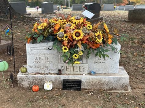 Country Music’s Final Resting Place: How To Visit The Graves Of Some Of Country’s Biggest ...