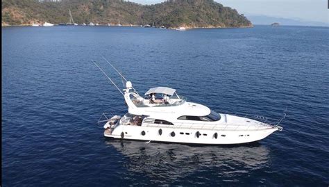 SIROCCO Yacht Charter Motor Boat - Ritzy Charters