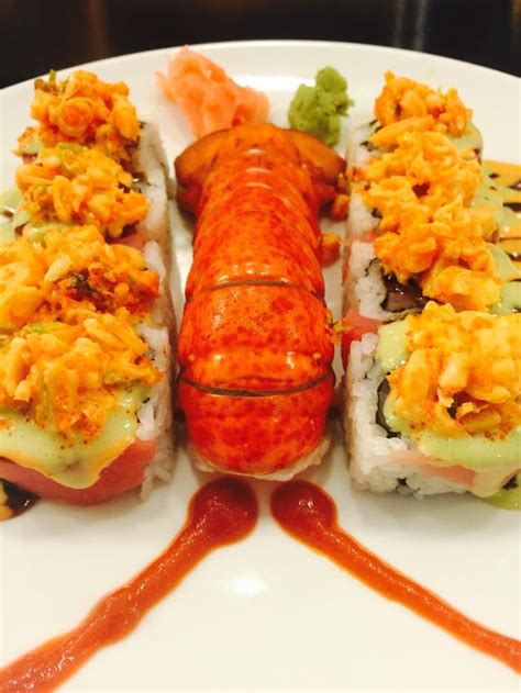 [I Ate] Lobster Sushi Roll : r/food