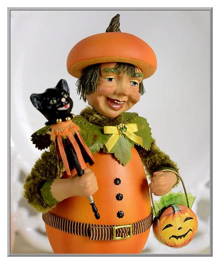 Halloween Shop: Petey Pumpkin goes Trick-or-Treating Decoration - D. Blumchen