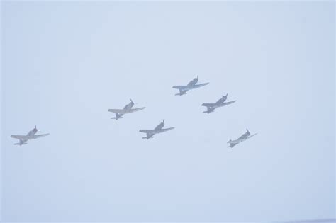 aircraft identification - What type are these planes that are flying in formation near Culver ...