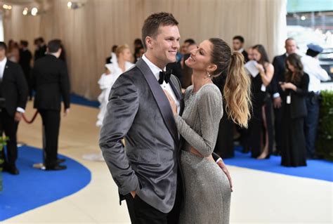 Tom Brady Leaves Hotel Without Wedding Ring Amid Gisele Bundchen ...