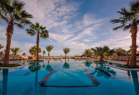 Hurghada: All Inclusive Holiday to Travellers' Choice Hotel | Hotelsfinder