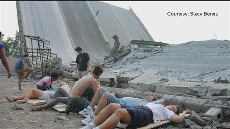 Fifteen years later, Minnesota photographer remembers I-35W bridge collapse - YouTube