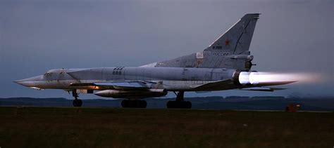 Tu-22M3/BACKFIRE with AS-4/KITCHEN [900 x 401] : r/WarplanePorn