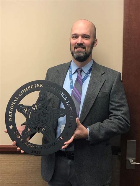 Snohomish County detective recognized nationally as Top Forensic ...