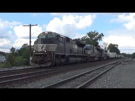 SD70M-2 With a Nathan P5 Horn - YouTube