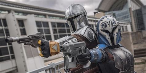 The Mandalorian's Bo Katan Cosplay Wields the Dark Saber - Bell of Lost ...