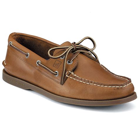 Best Boat Shoes For Men For Maximum Comfort & Traction On Board