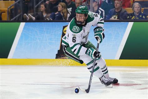 UND Men's Hockey Team Moves up to No. 2 in National Polls